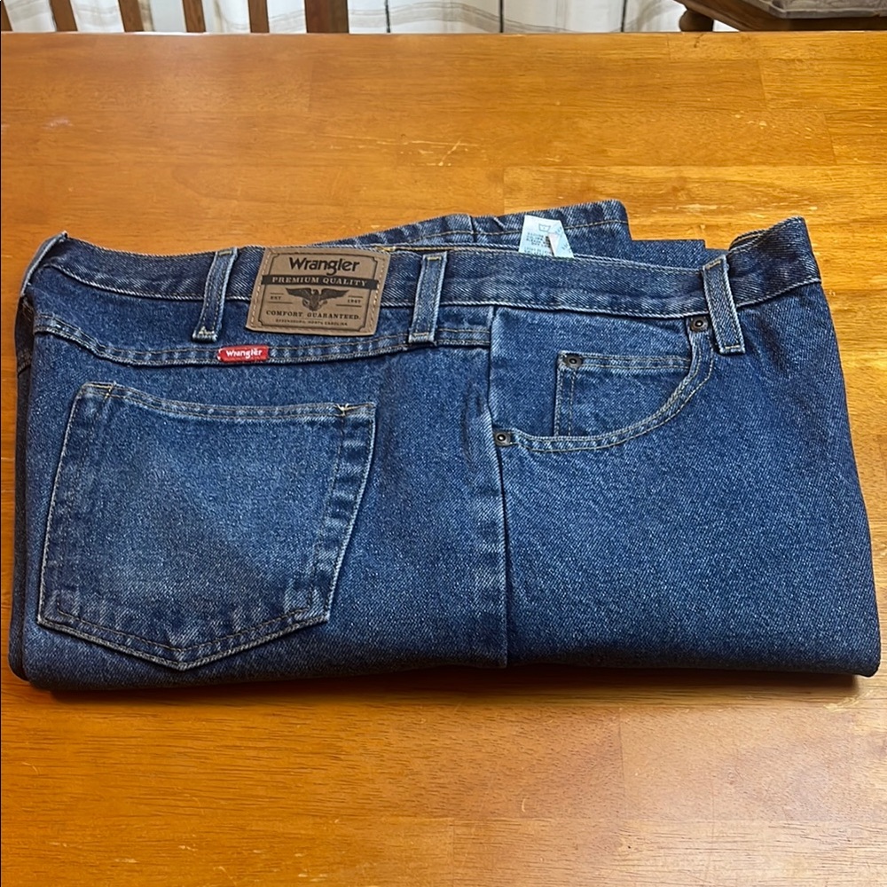 Wrangler Relaxed Blue Jeans Classic Denim Style